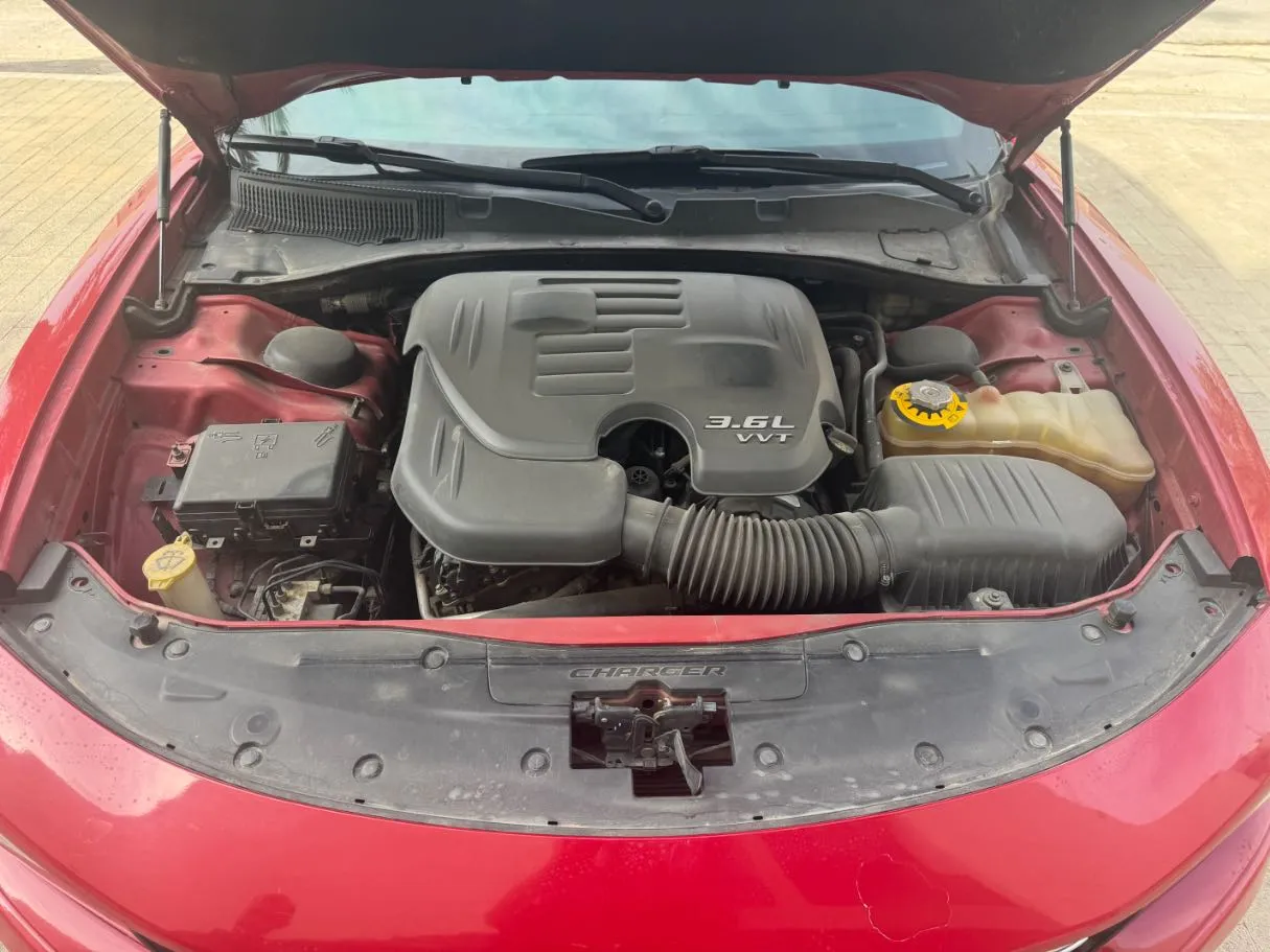 Car image 20
