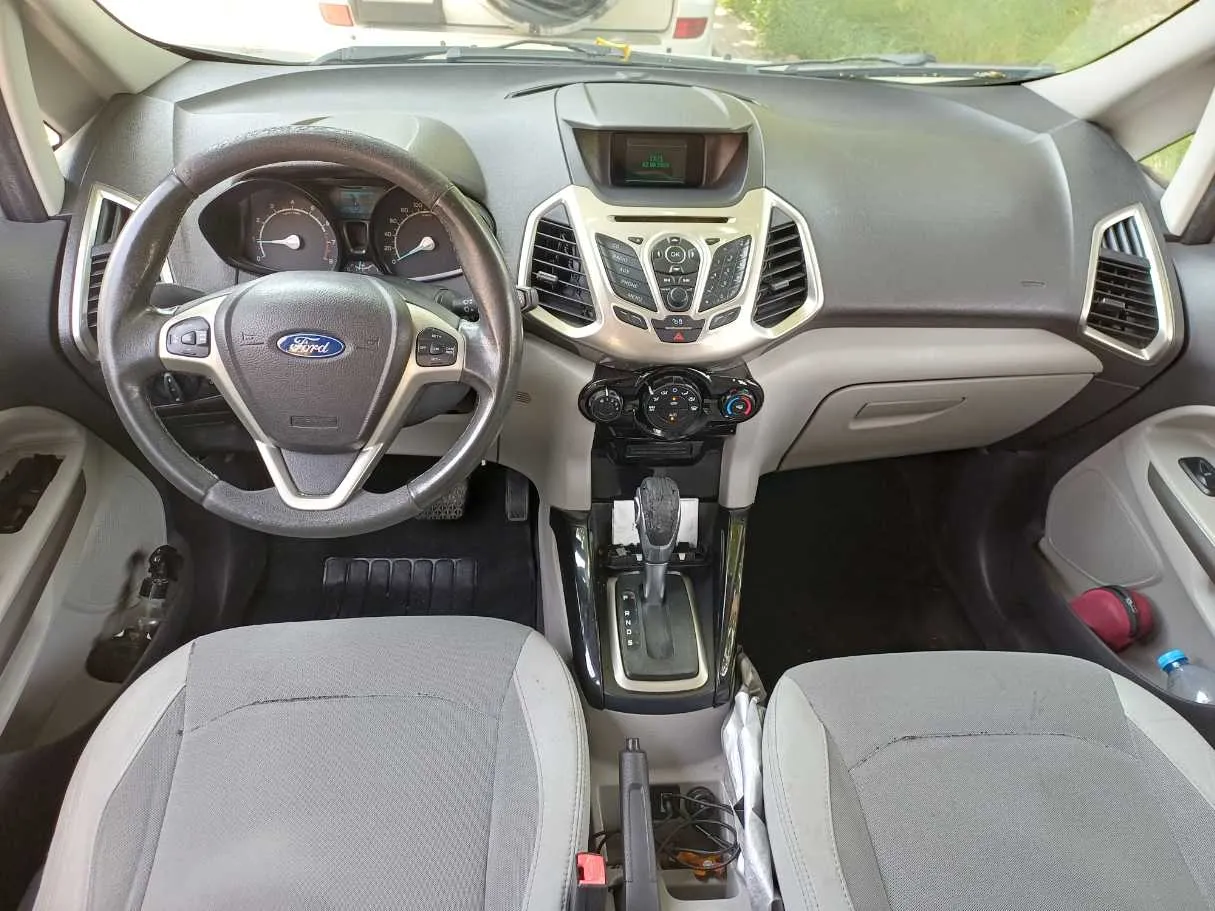 Car image 15