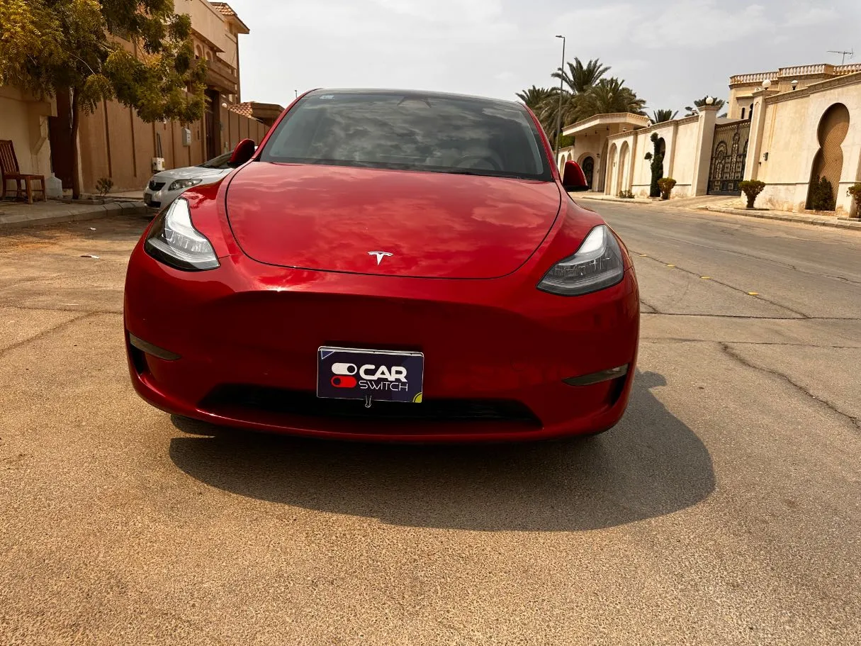 Car image 2