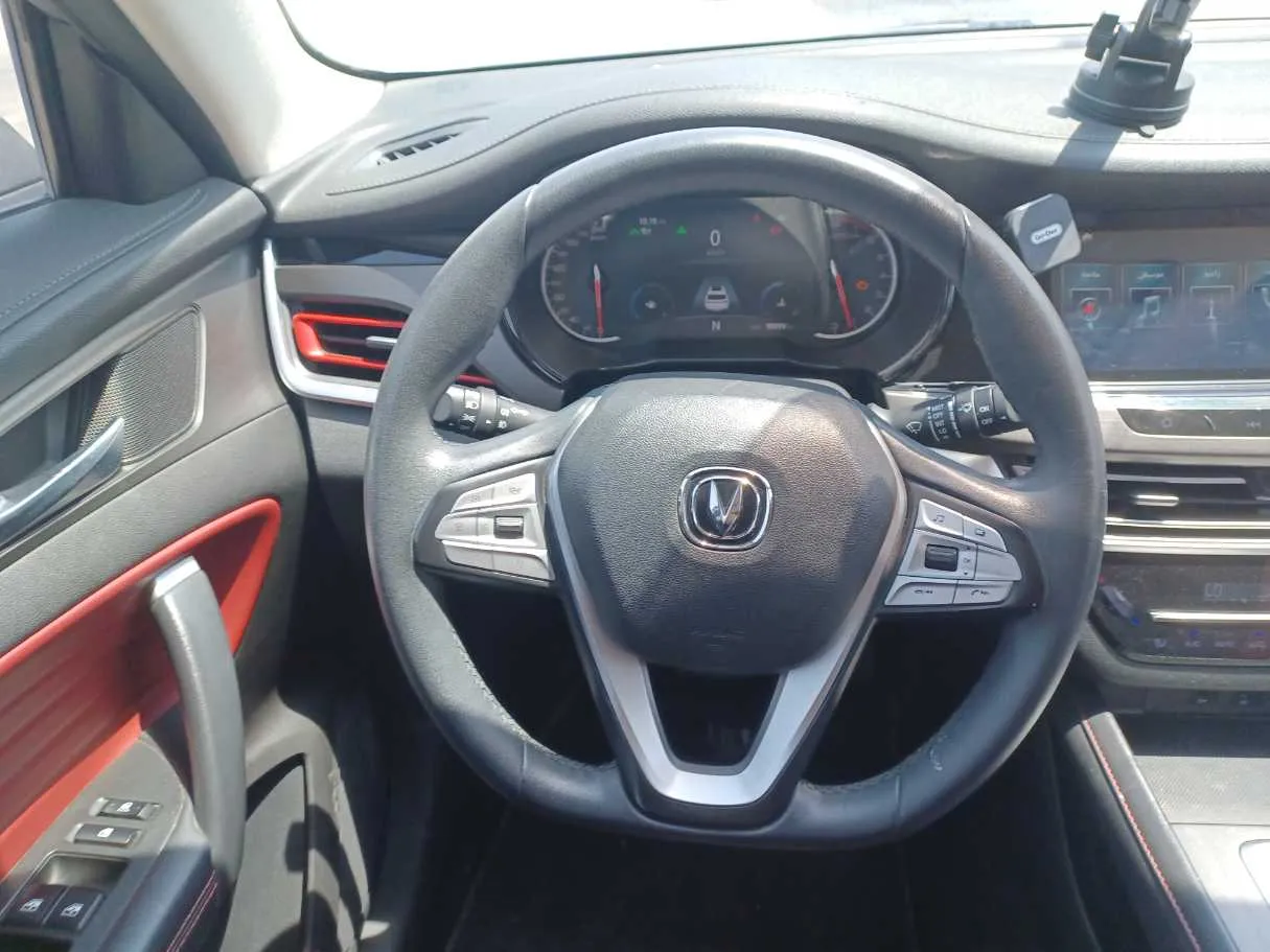 Car image 16