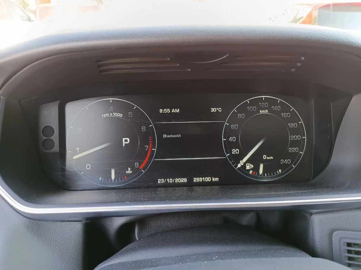Car image 18