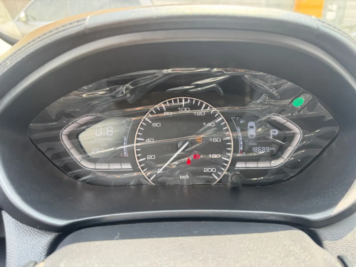 Car image 18