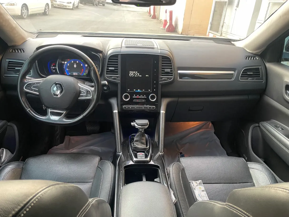 Car image 18
