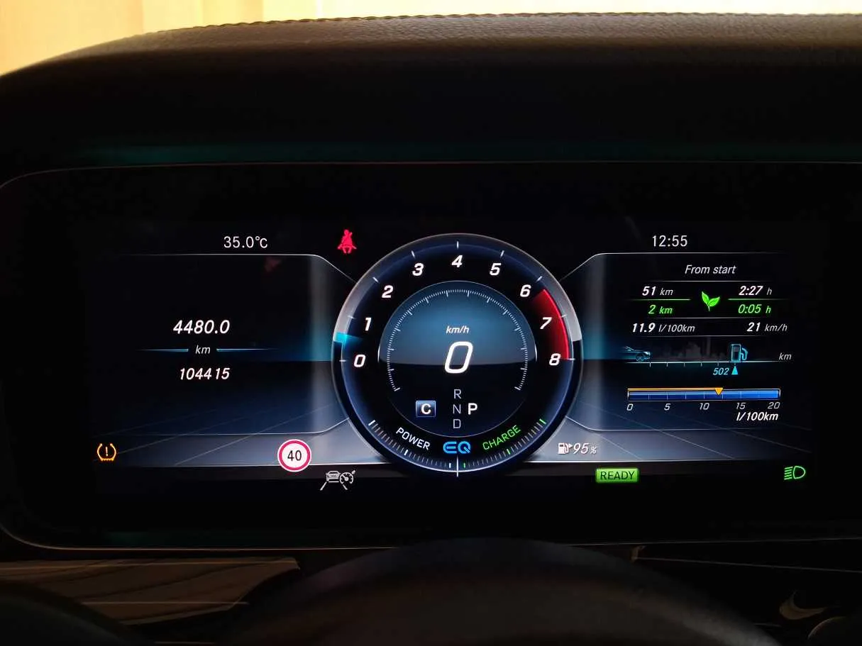 Car image 19