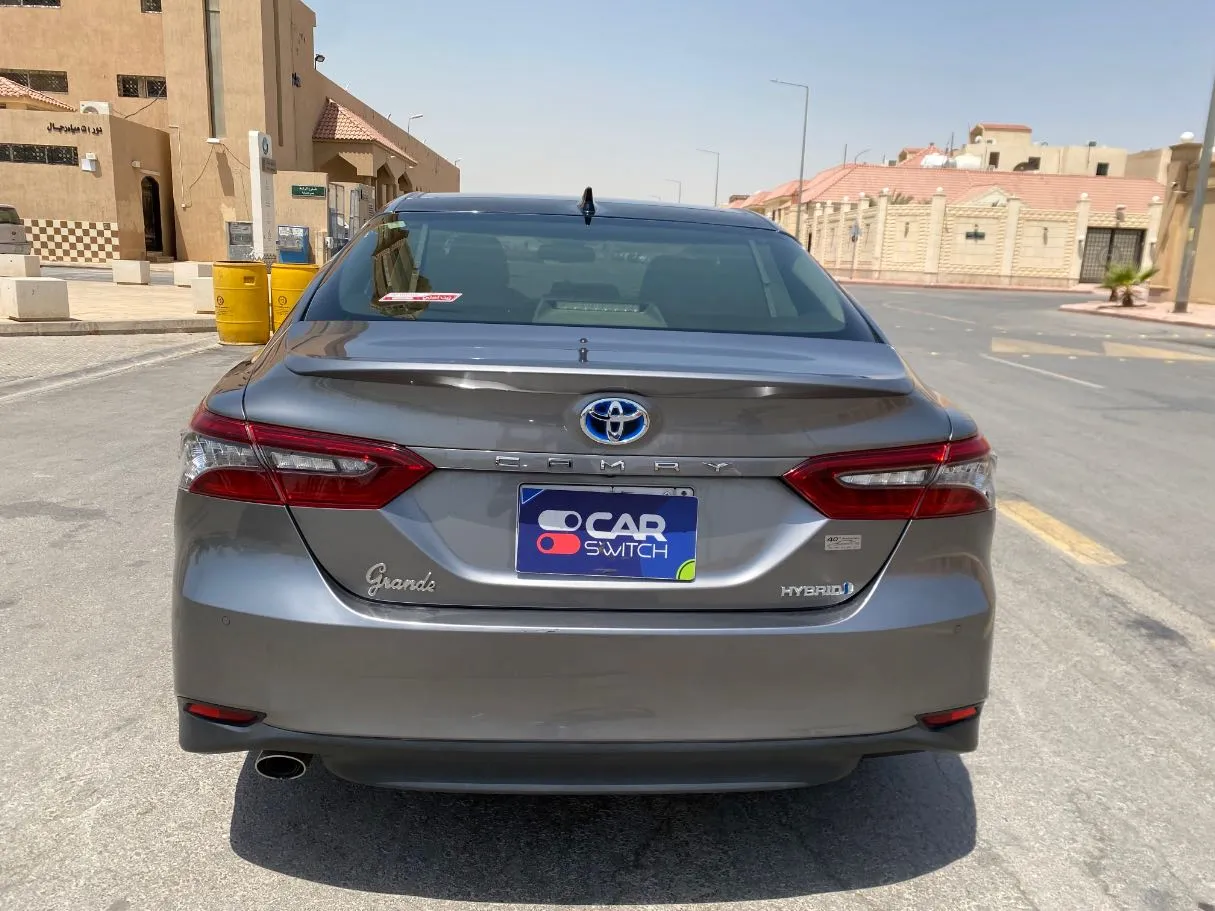 Car image 6