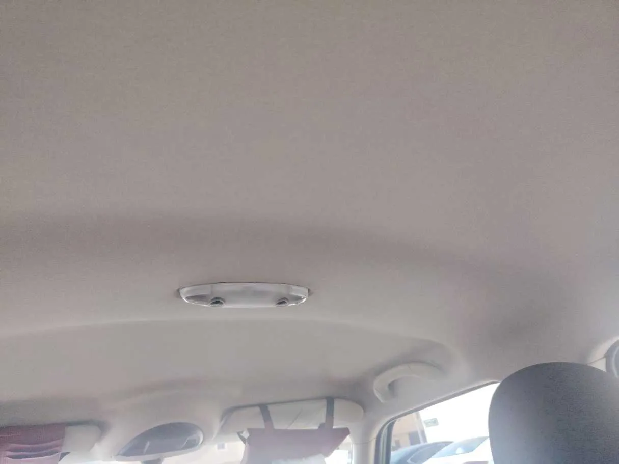 Car image 16