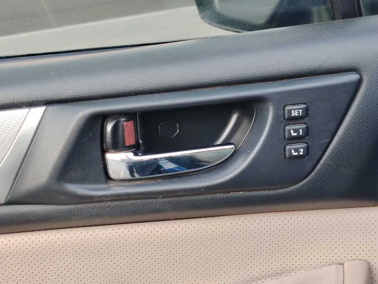 Car image 32