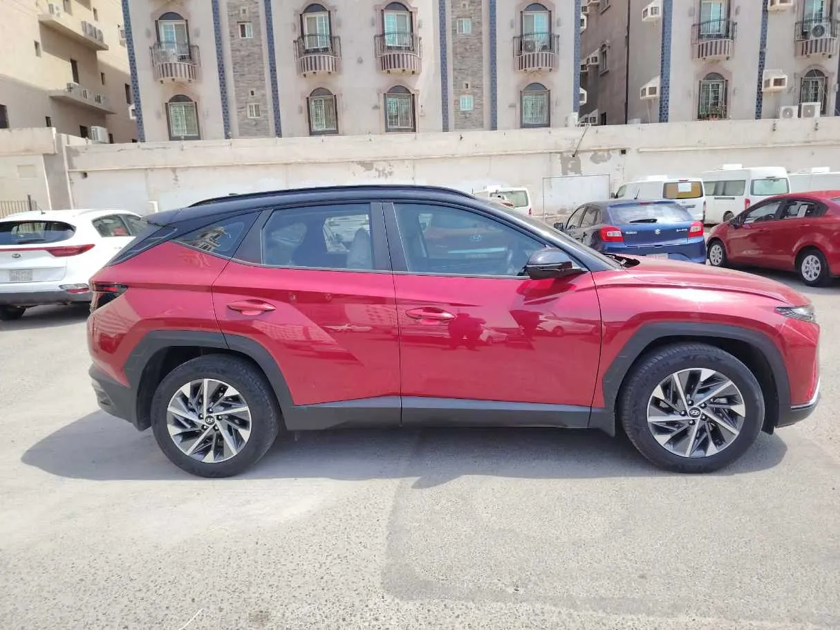 Car image 4