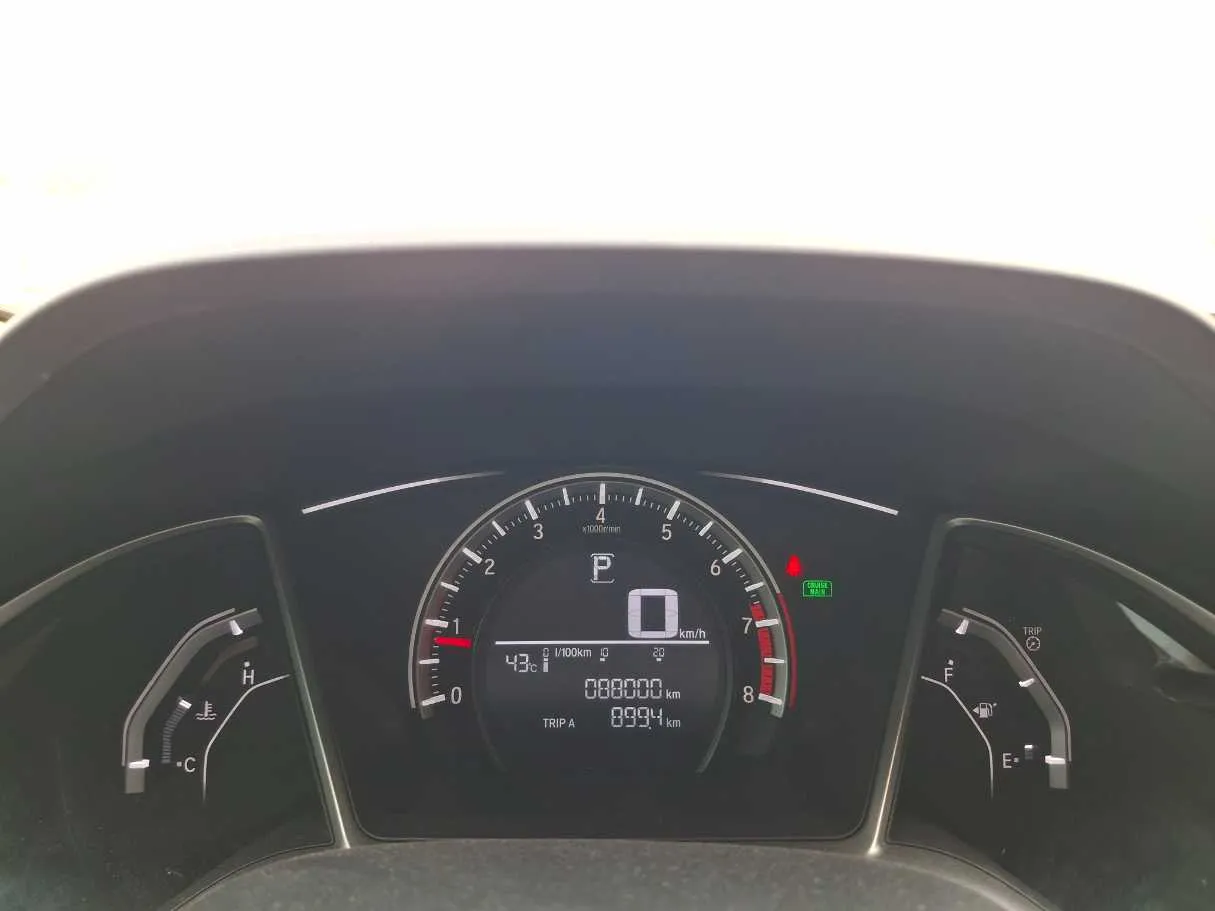 Car image 19