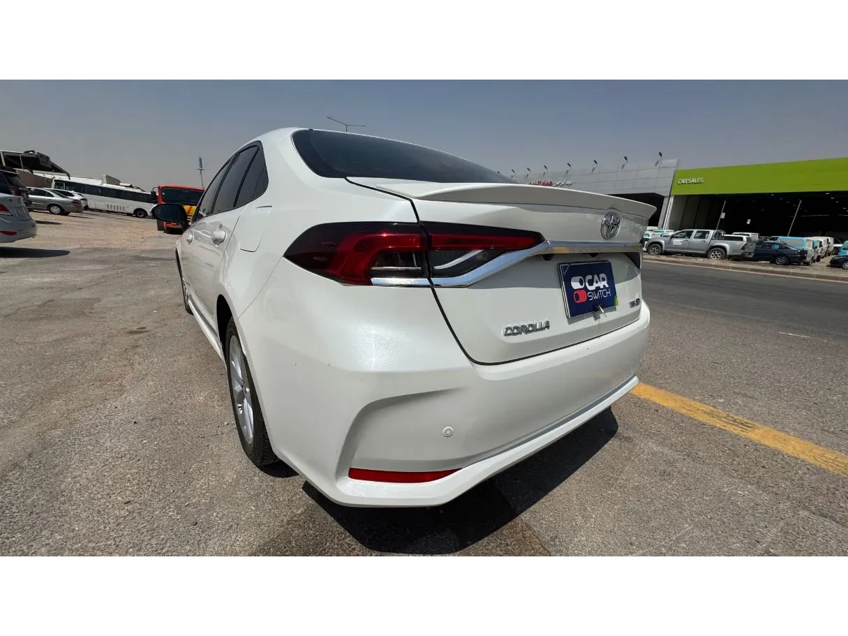 Car image 7