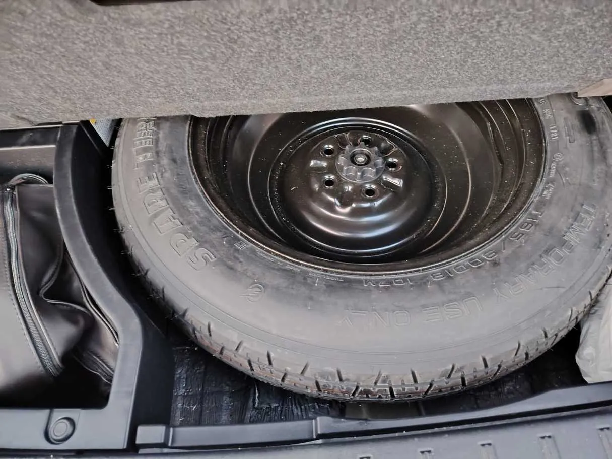 Car image 46