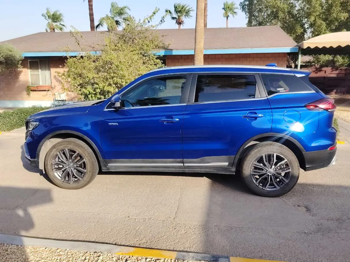 Car image 8