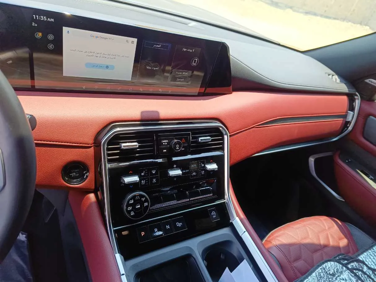 Car image 26