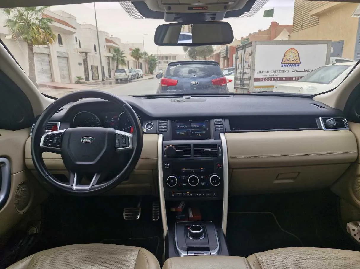 Car image 17
