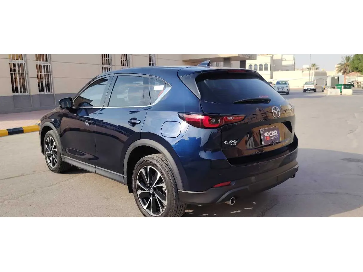 Car image 7