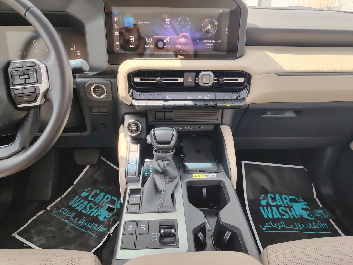 Car image 26