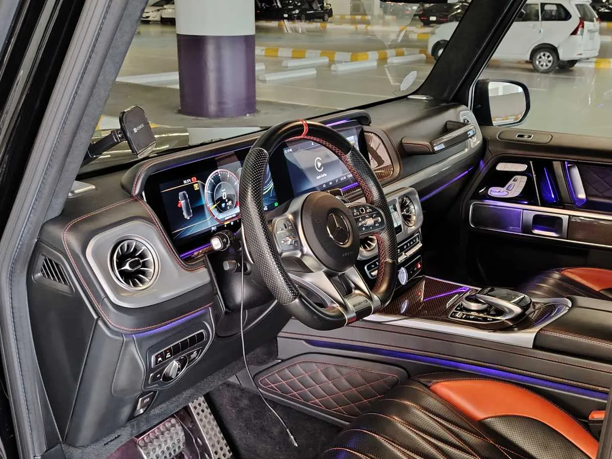 Car image 13