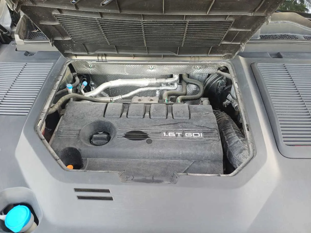 Car image 24