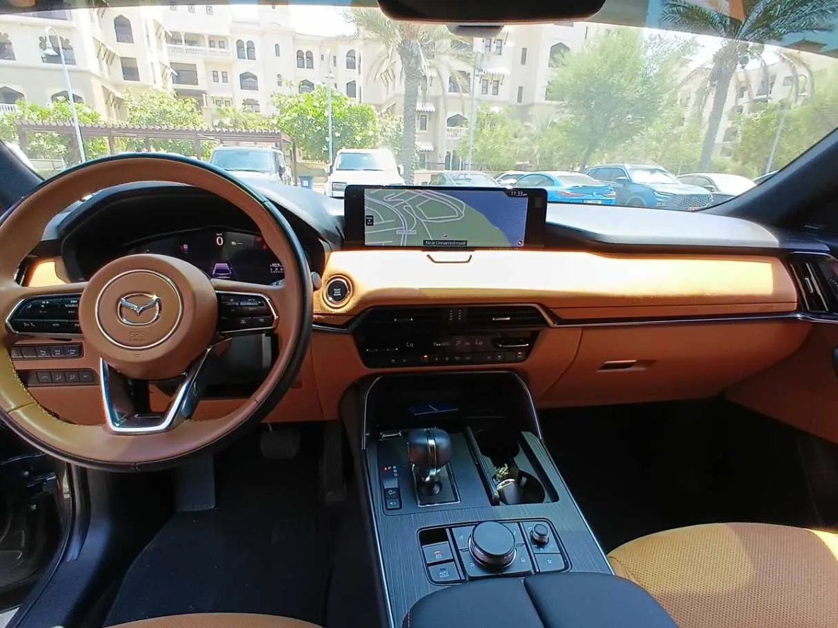 Car image 14