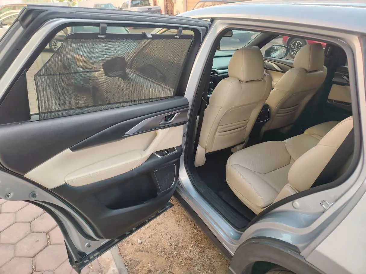 Car image 17