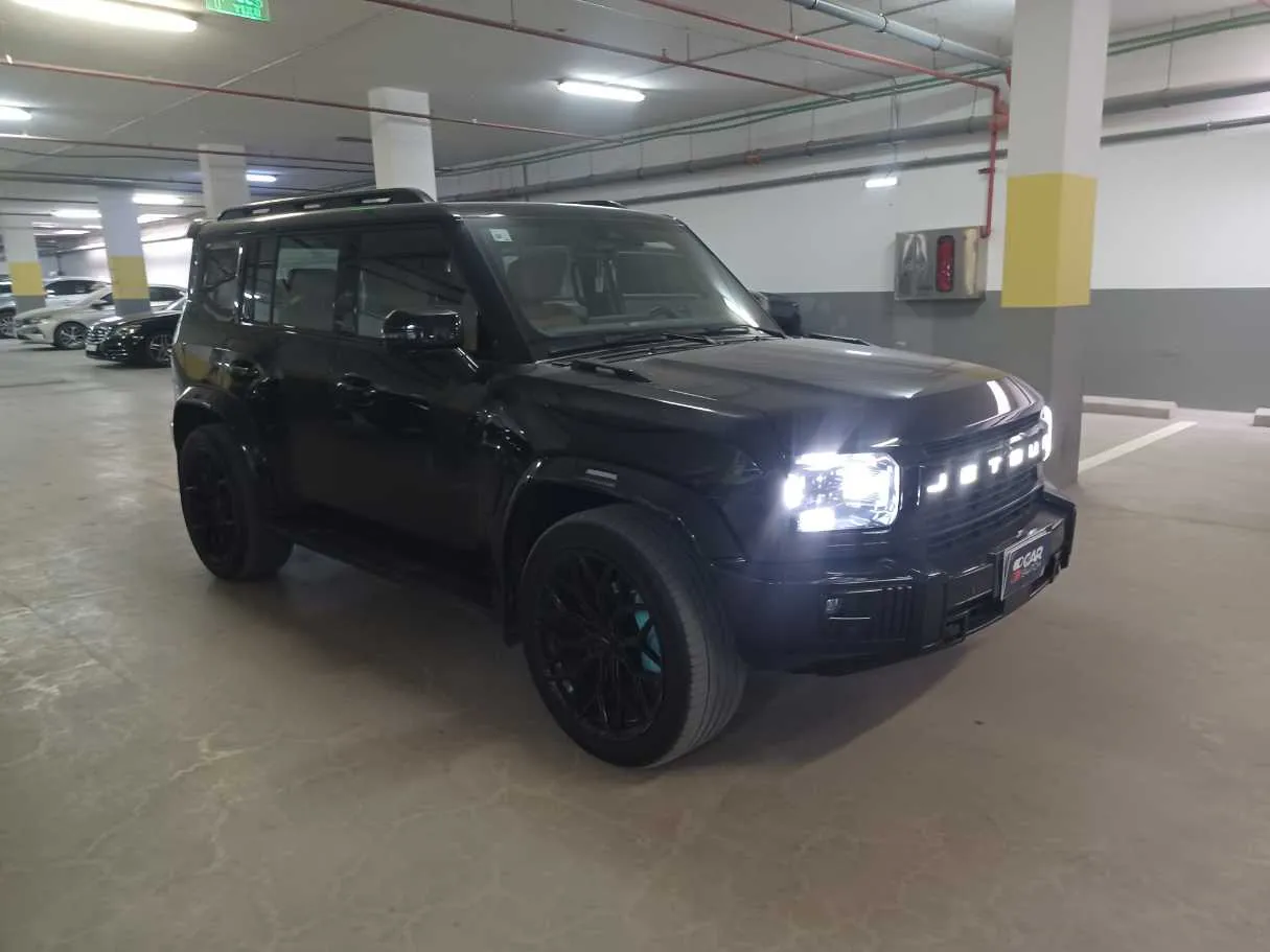 Car image 3