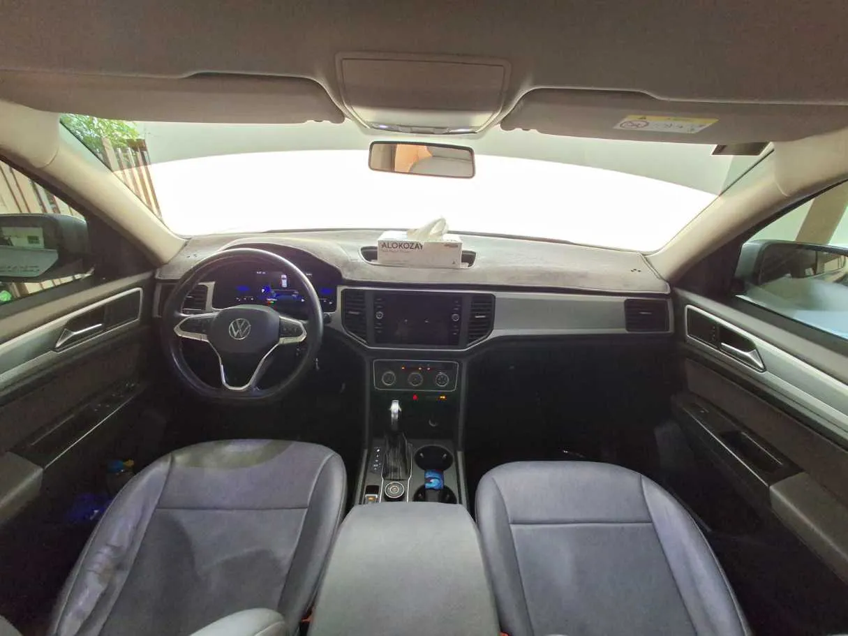 Car image 22
