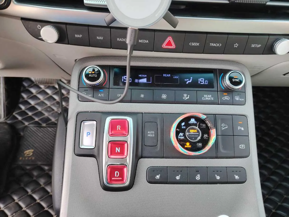 Car image 21