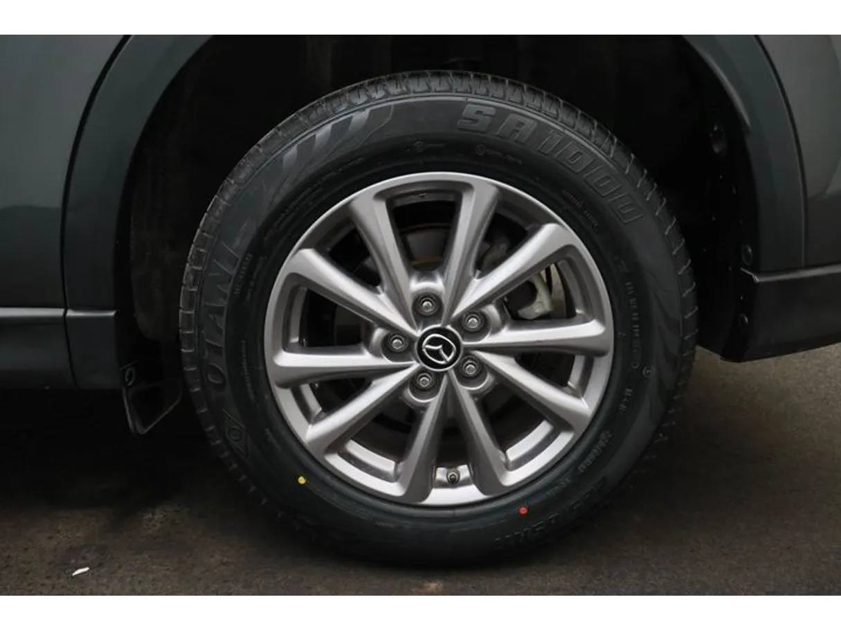 Car image 7