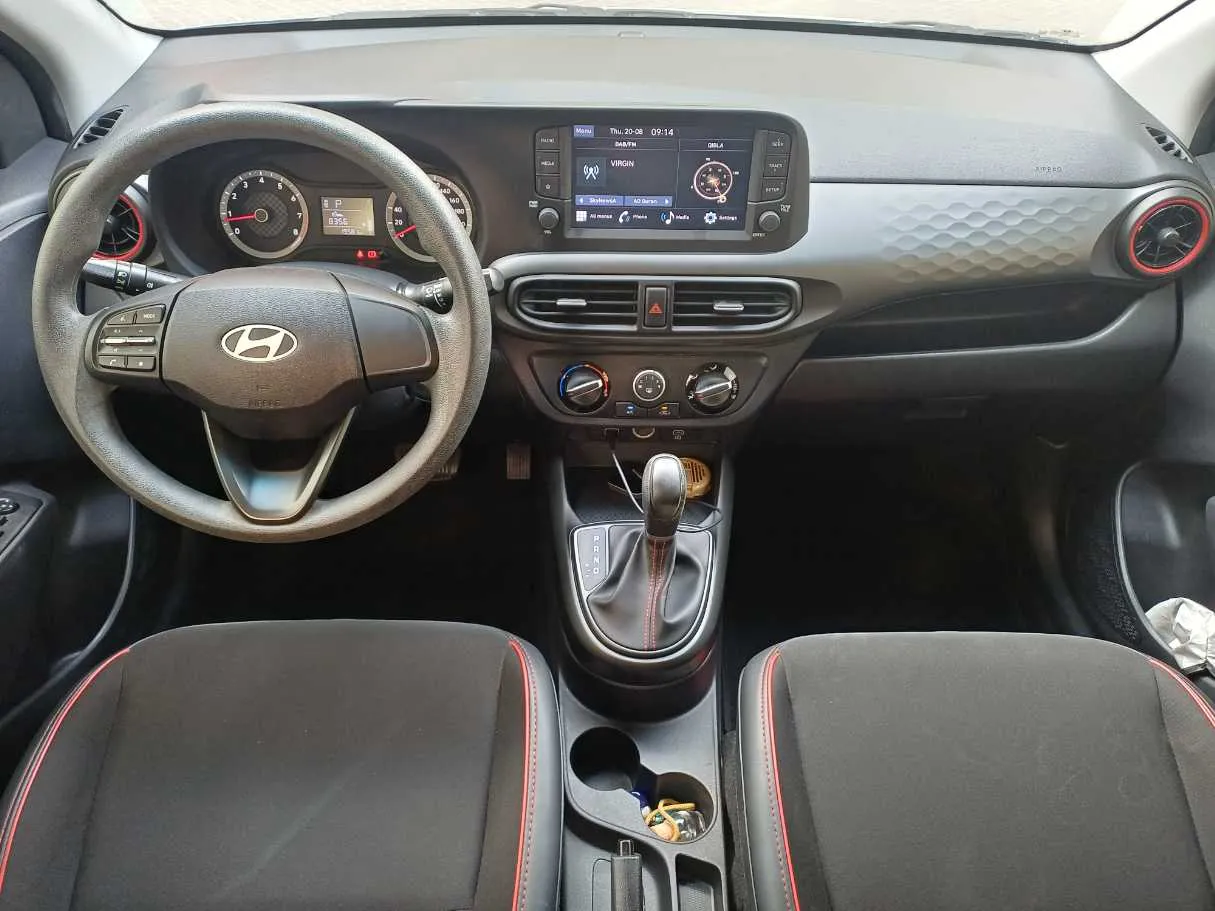 Car image 16