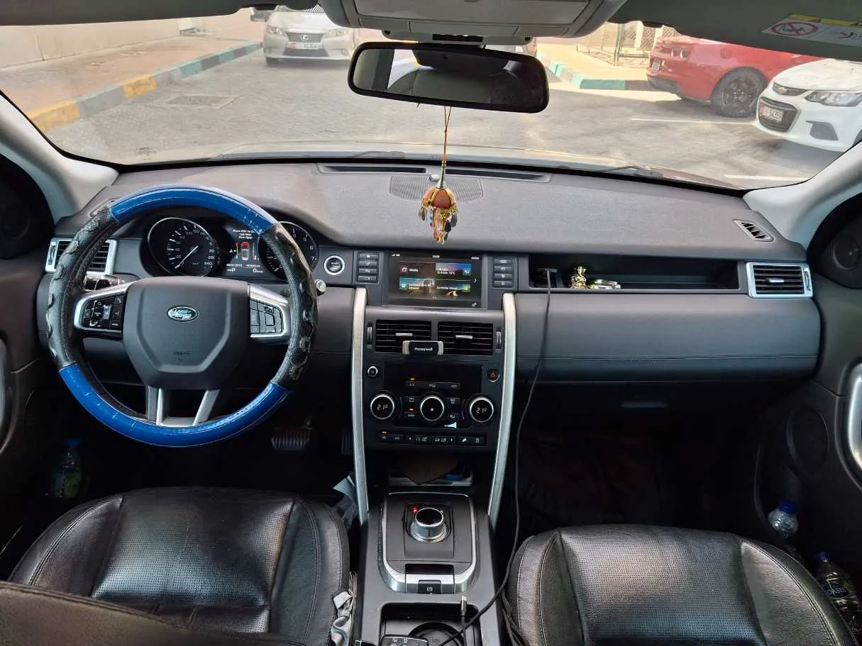 Car image 16