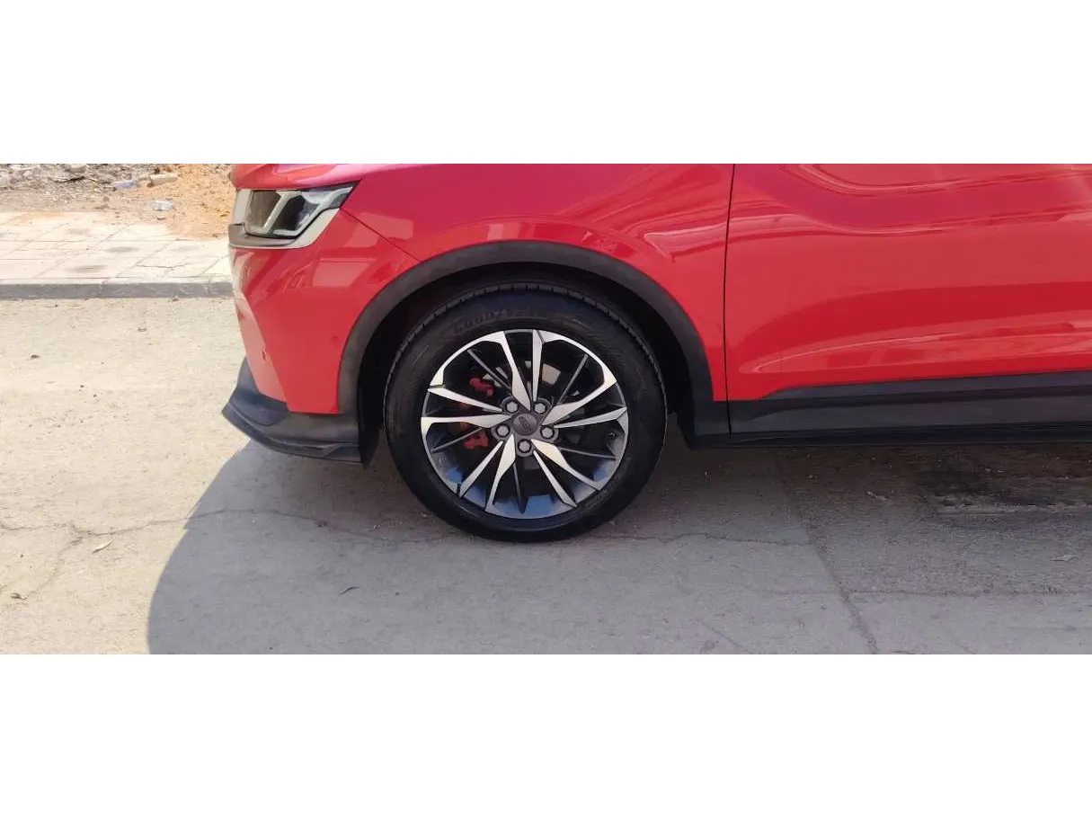 Car image 9