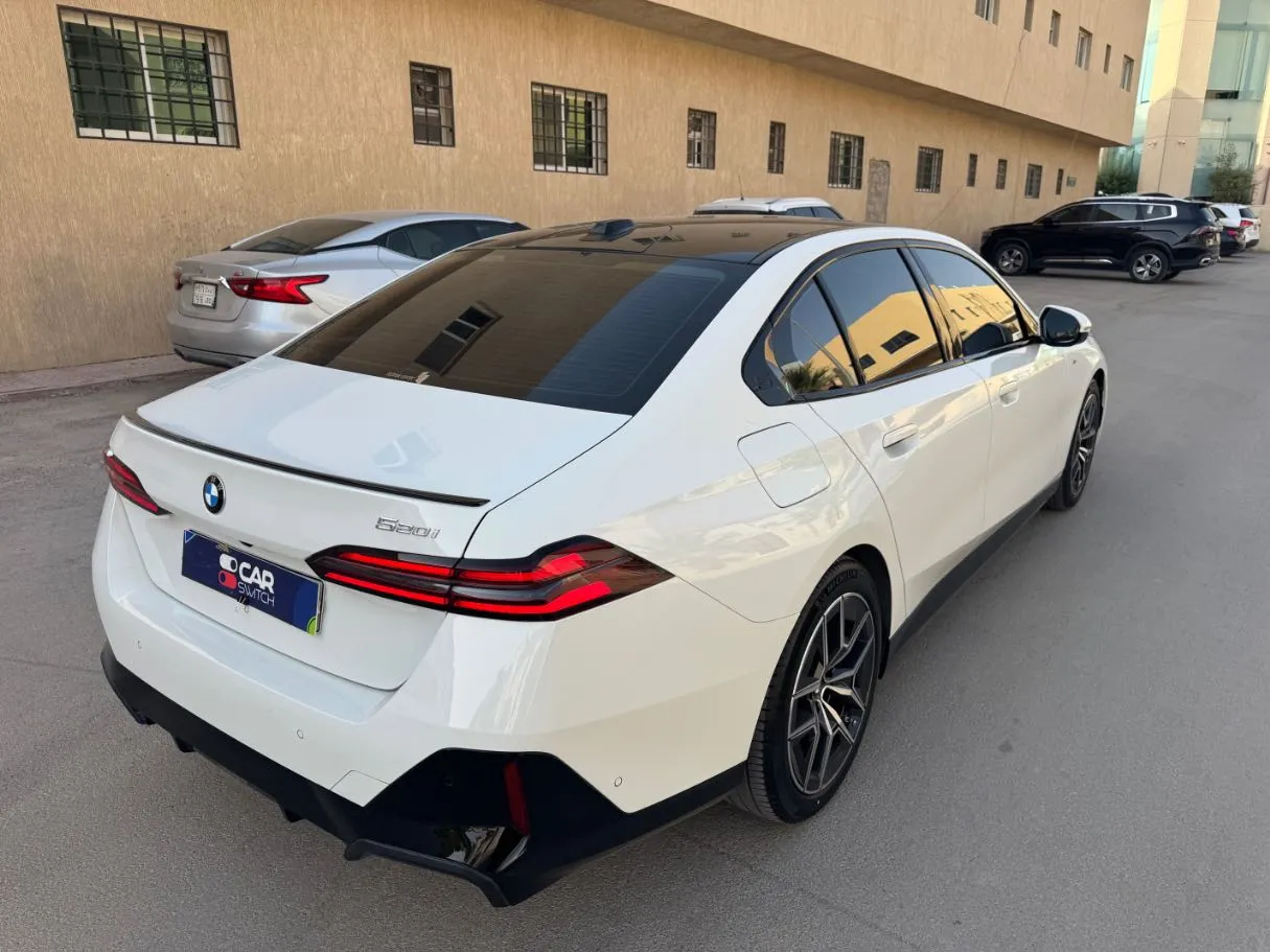 Car image 5