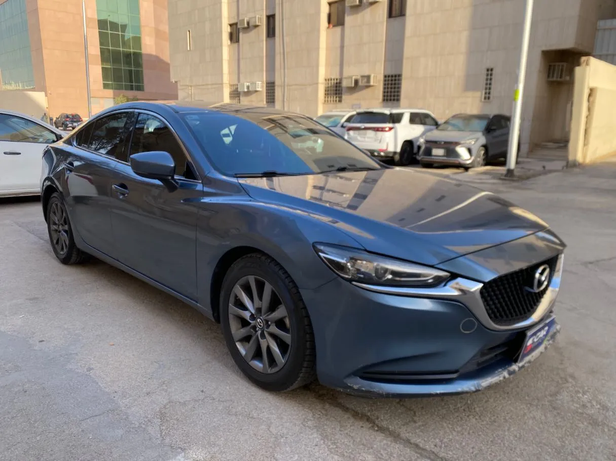 Car image 3