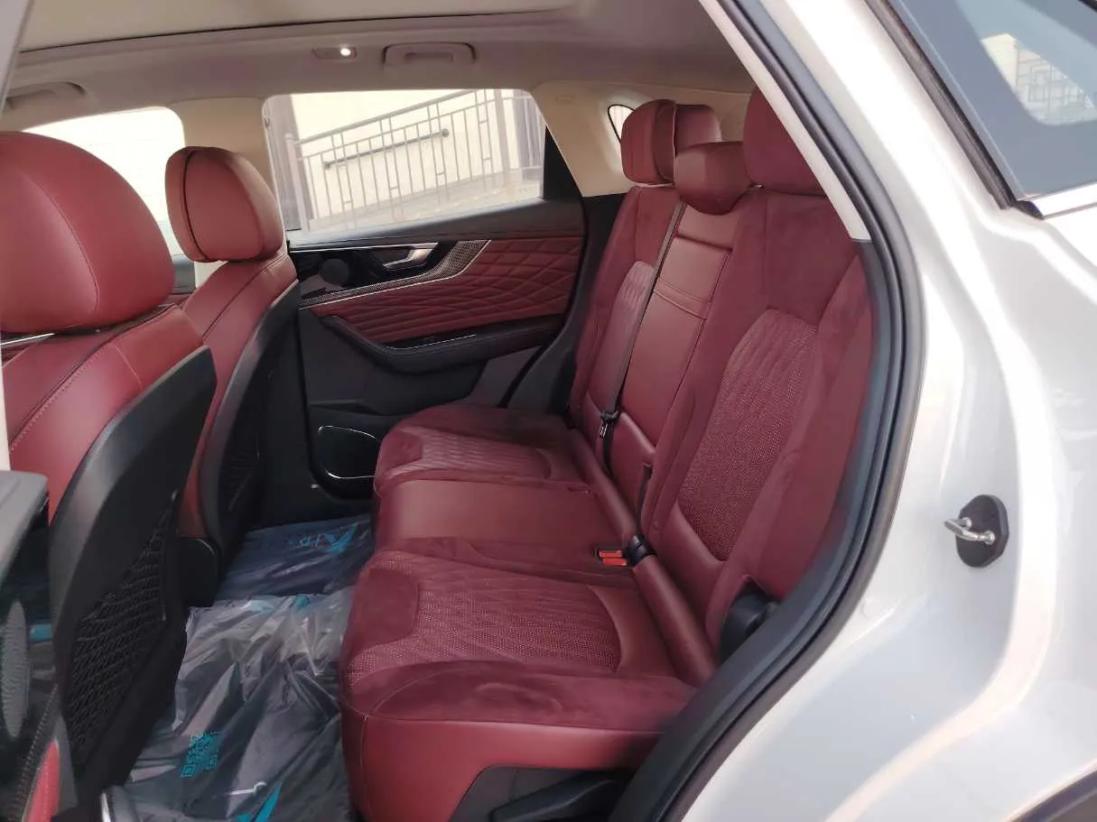 Car image 16