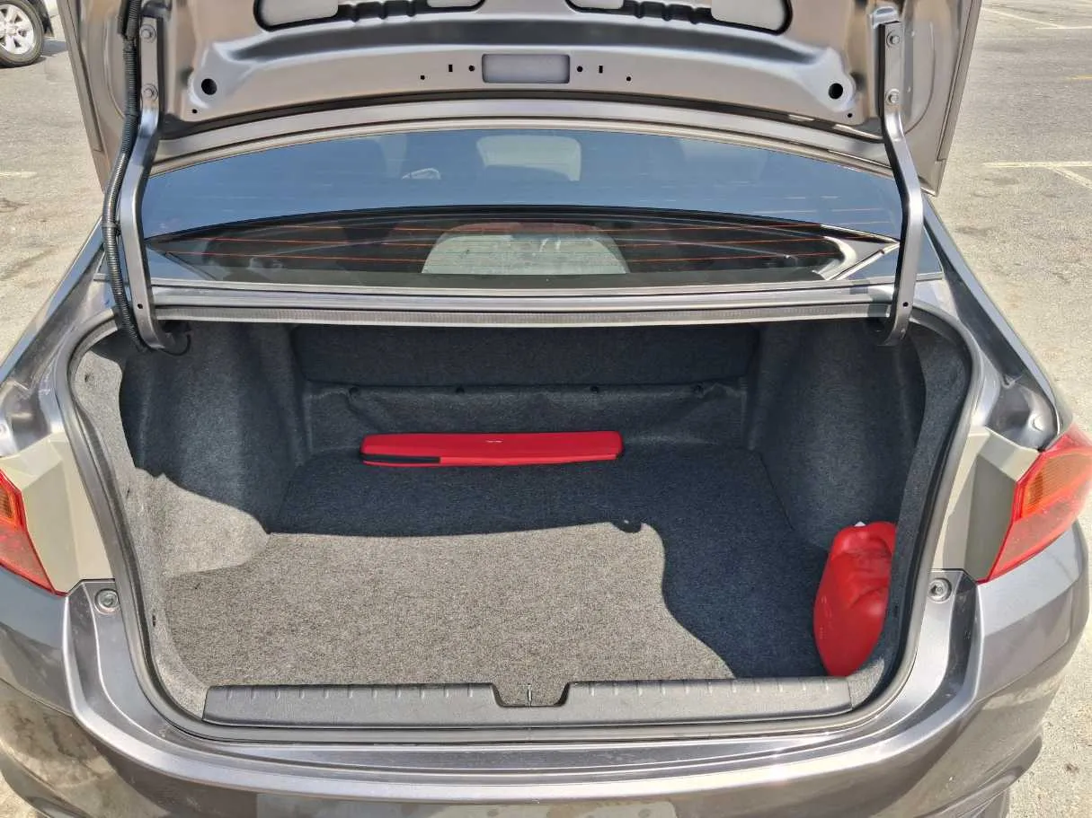 Car image 21