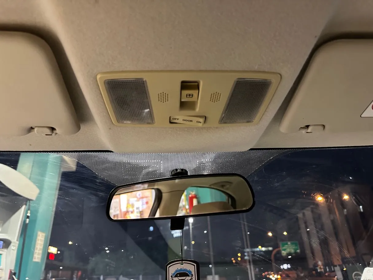 Car image 23