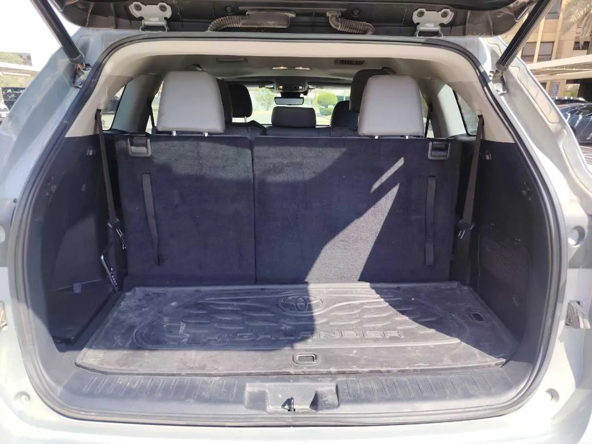 Car image 28