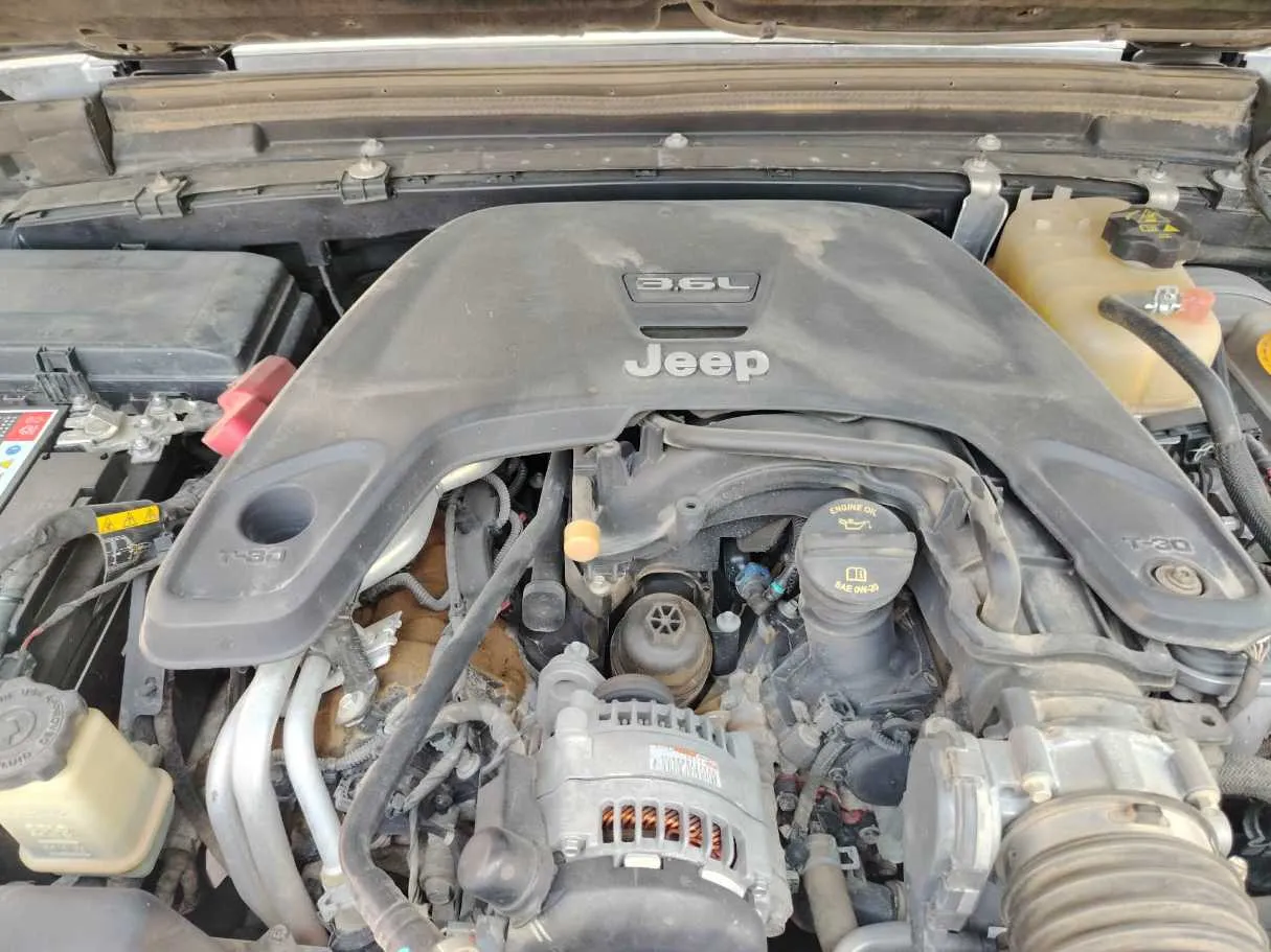 Car image 36