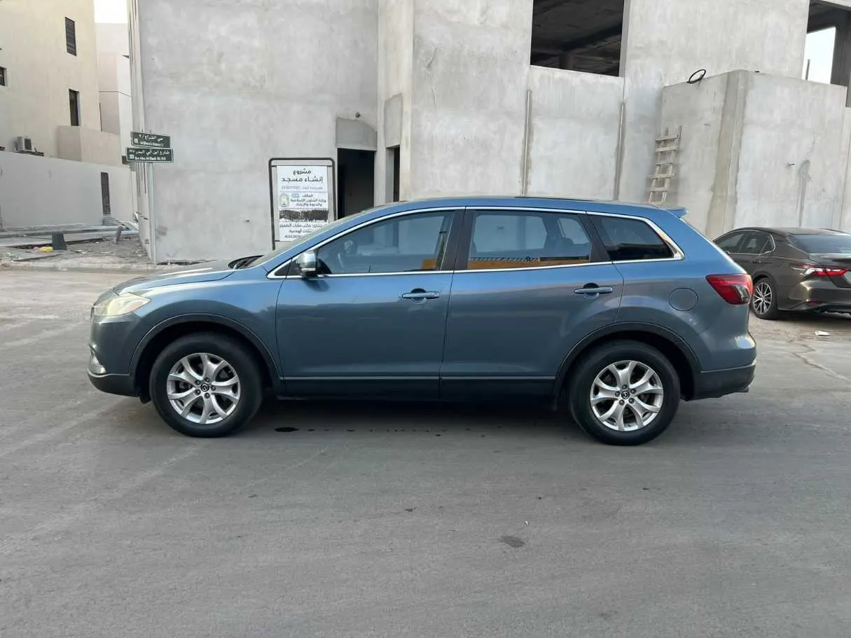 Car image 8