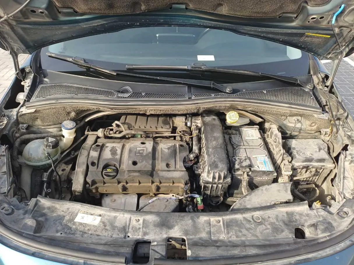 Car image 22