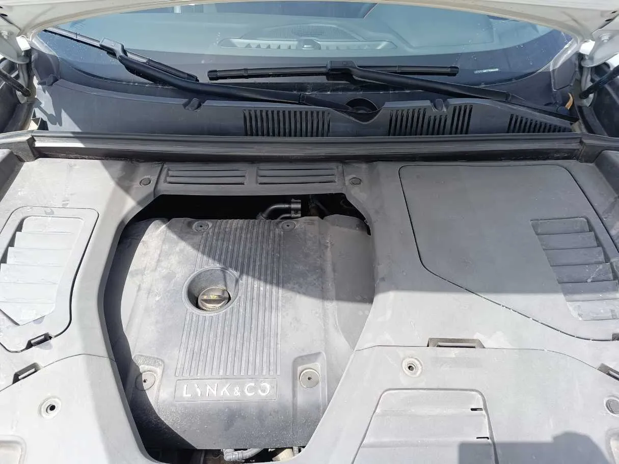 Car image 40