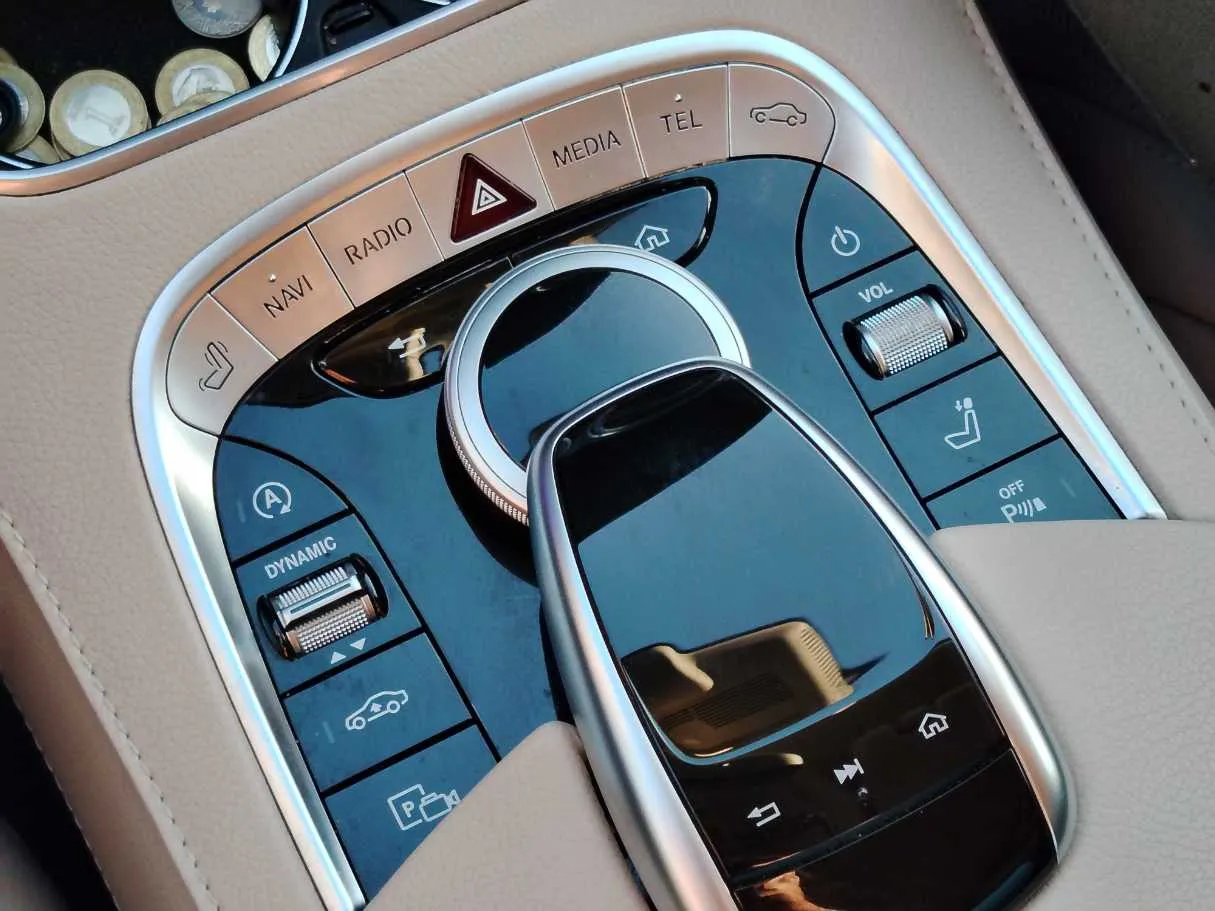 Car image 23
