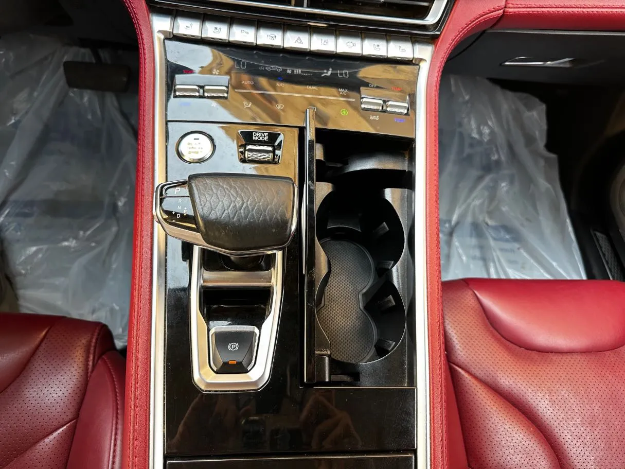 Car image 17