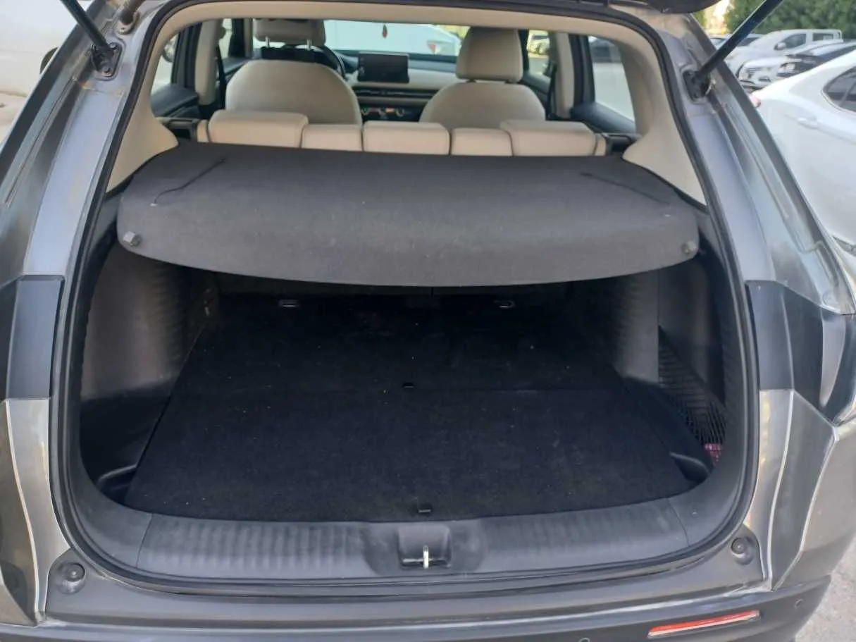 Car image 21