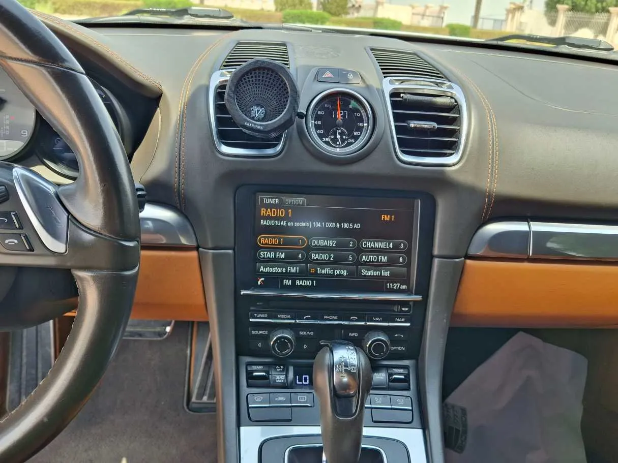 Car image 16