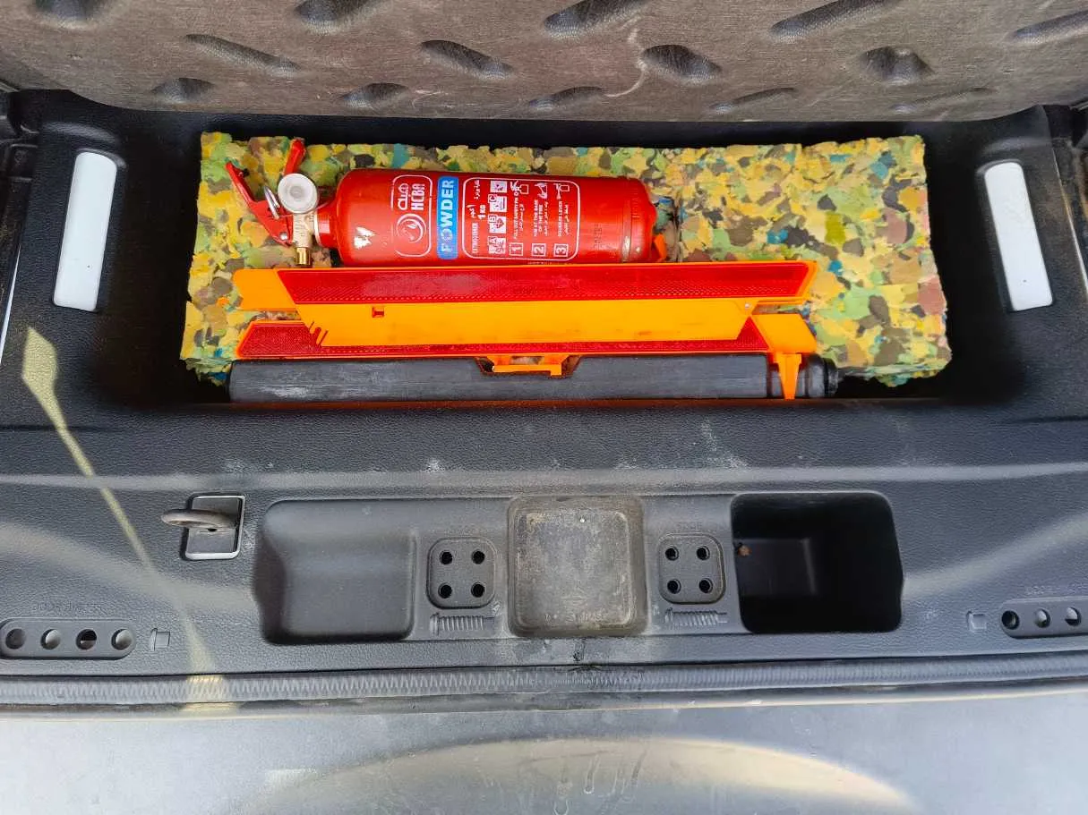 Car image 35