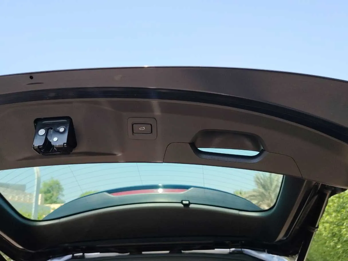 Car image 38