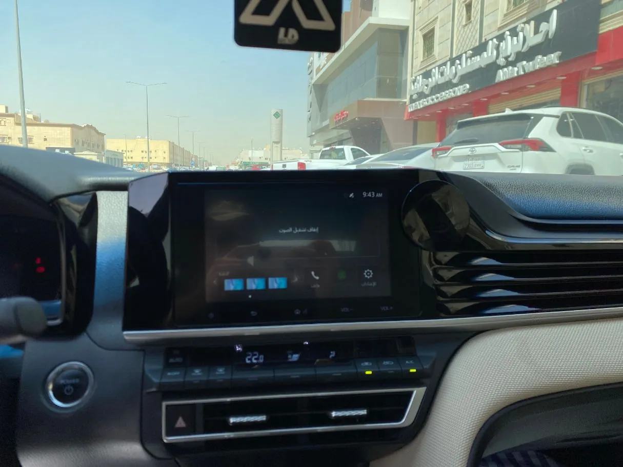Car image 16