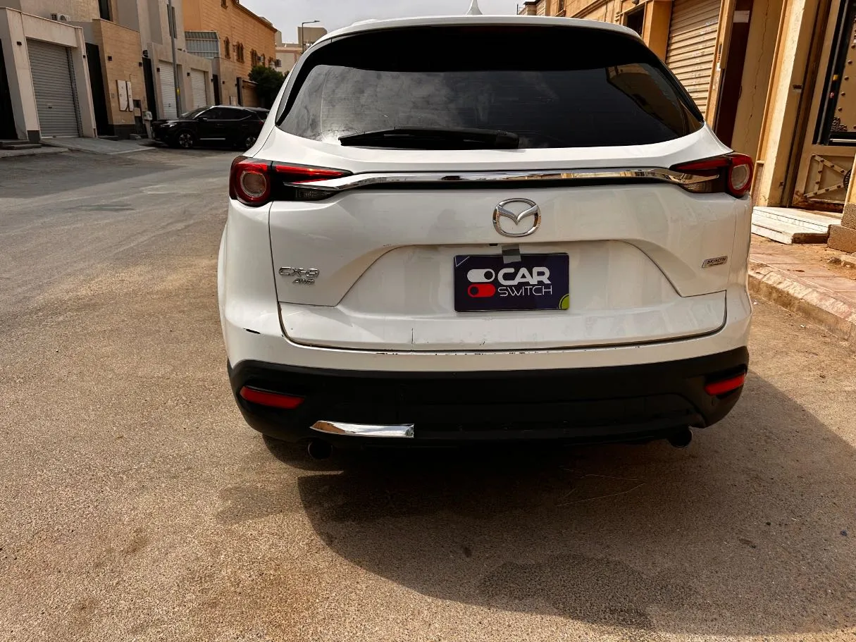 Car image 6