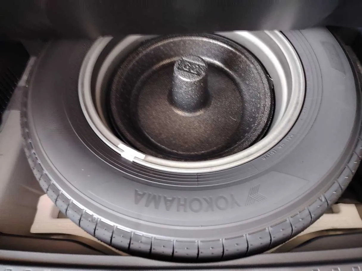 Car image 33